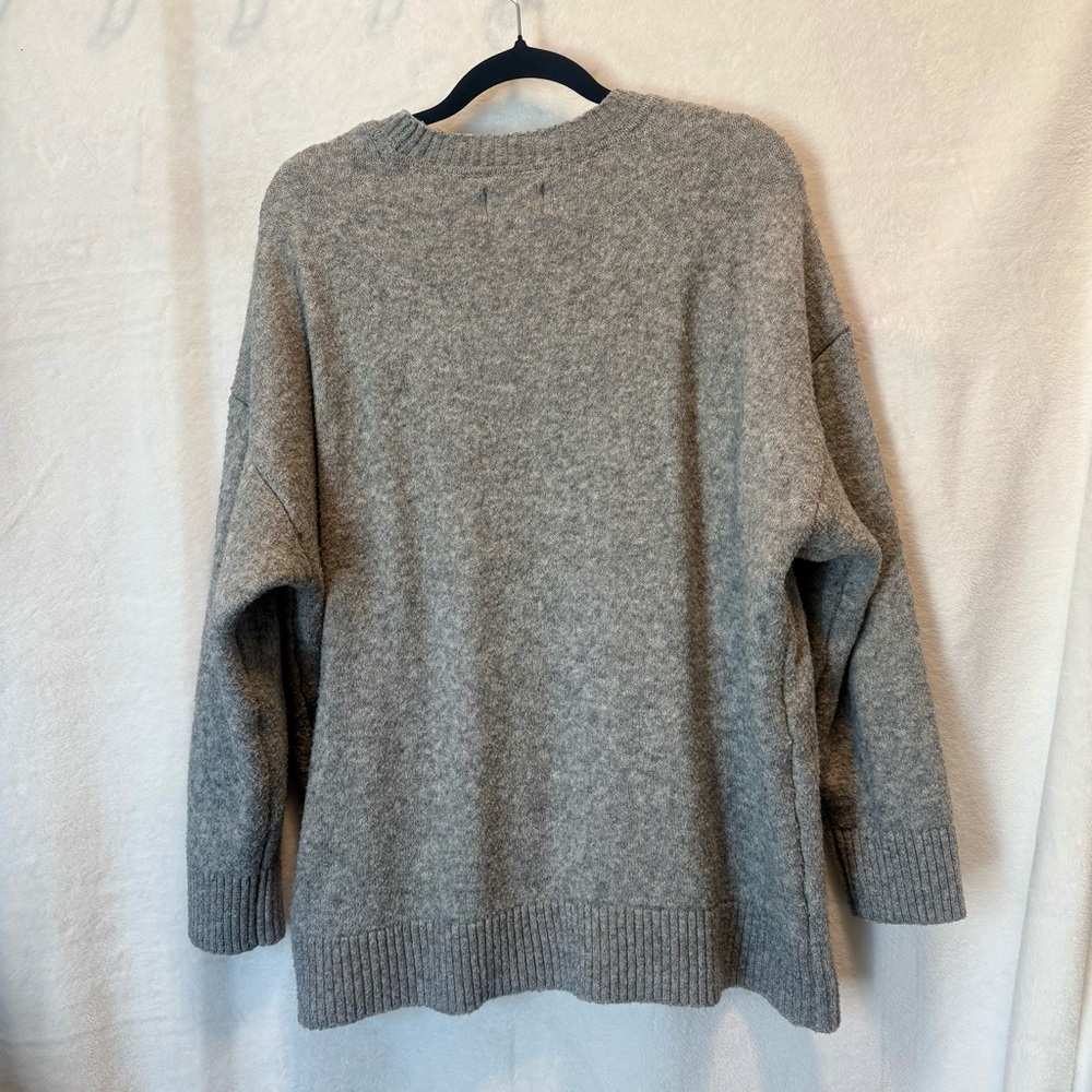 American Eagle Medium Snoopy Oversized Sweater - Whoa So Soft Gray Knit - Picture 5 of 11